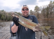 Mr. you should use spinners holding a nice steelhead